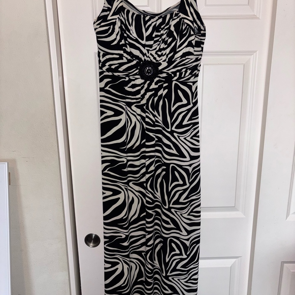 Enfocus Studio Black and White Patterned Maxi Dress
